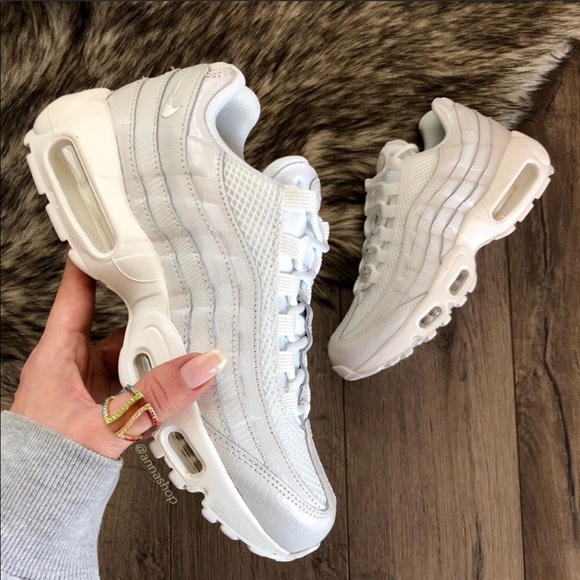 Nike Shoes - NWT Nike Air Max premium white